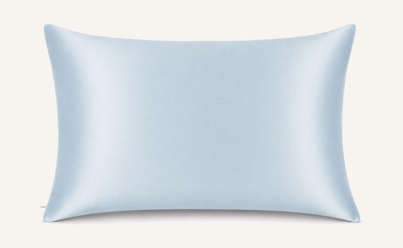The ENDRRA Silk Pillowcase in Cloud Blue